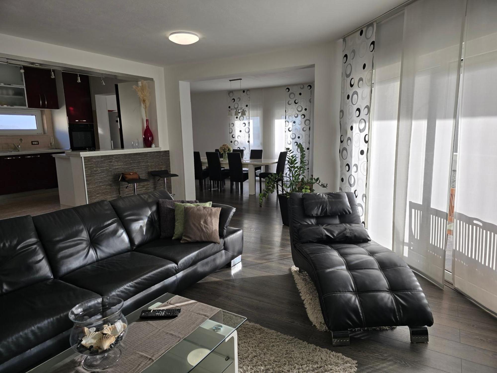 3 Bedrooms Apartman Dmt Kastela Exterior photo